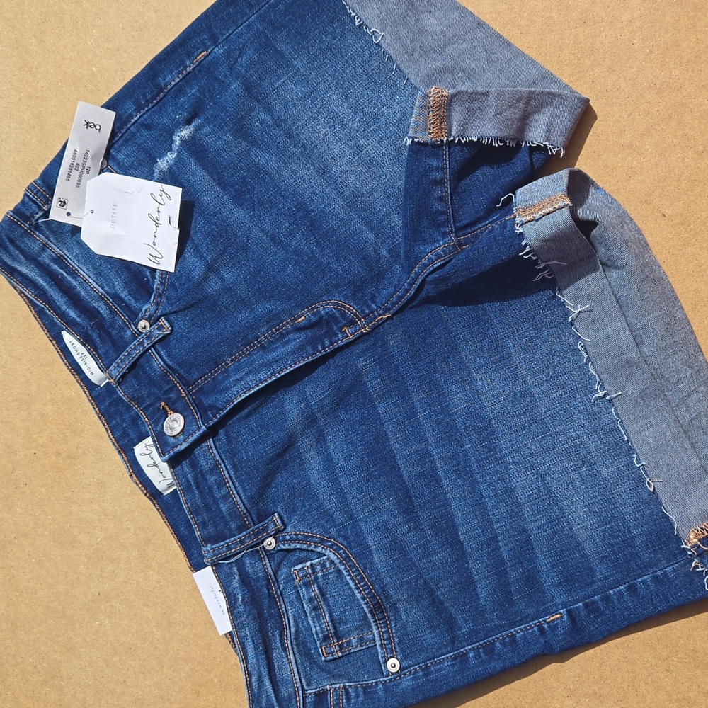Mid-Rise Petite Jean Shorts